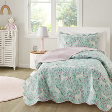 Carregar imagem no visualizador da galeria, Kit Colcha Cobre Leito Infantil Aurora Enxovais Dupla Face 2 Peças
